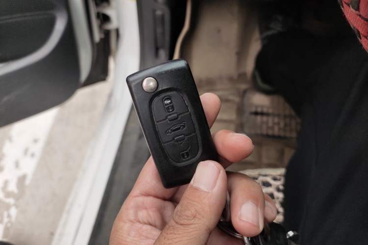 Used Peugeot 308 2013 1.6L Manual Fashion Model Vehicle Key