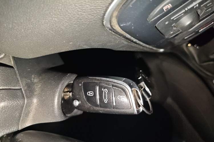 Used Peugeot 308 2013 1.6L Manual Fashion Model Vehicle Key