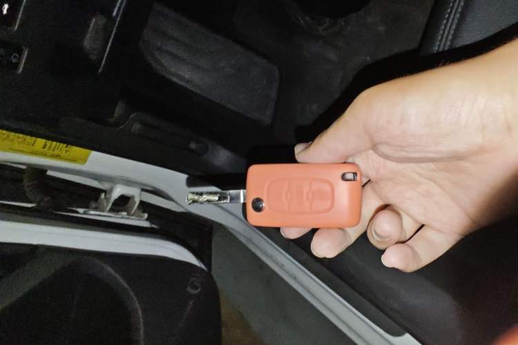 Used Peugeot 308 2013 1.6L Automatic Fashion Model Vehicle Key
