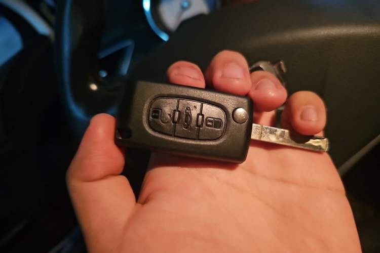 Used Peugeot 308 2013 1.6L Automatic Fashion Model Vehicle Key
