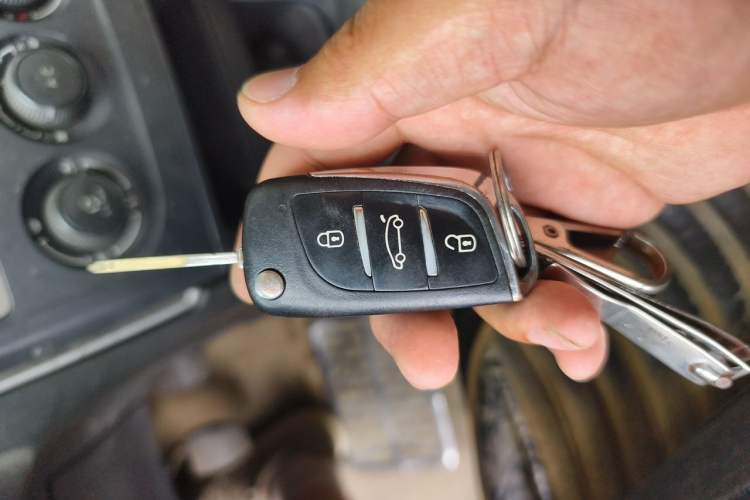 Used Peugeot 308 2013 1.6L Manual YouShang Model CNG Vehicle Key