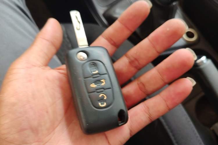 Used Peugeot 308 2013 1.6L Manual YouShang Model Vehicle Key