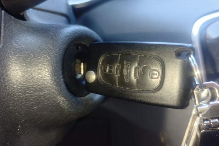 Used Peugeot 308 2013 1.6L Manual Fashion Model Vehicle Key