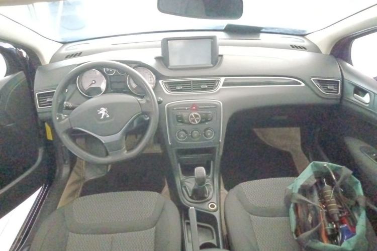 Used Peugeot 308  Center Console