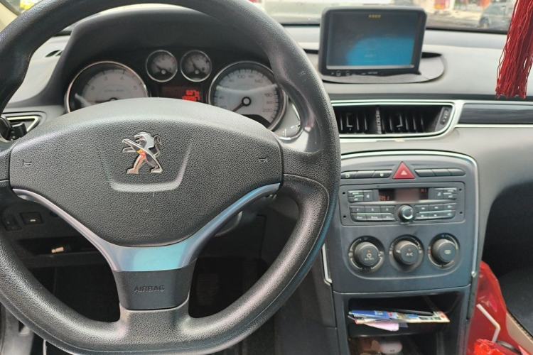 Used Peugeot 308 2014 Enjoy Edition Classic 1.6L Manual YouShang Model Center Console