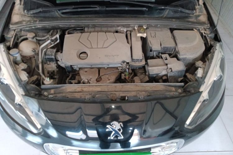 Used Peugeot 308  Engine Bay