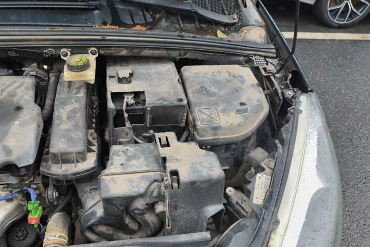 Used Peugeot 308 2014 Enjoy Edition Classic 1.6L Manual YouShang Model Engine Bay Left