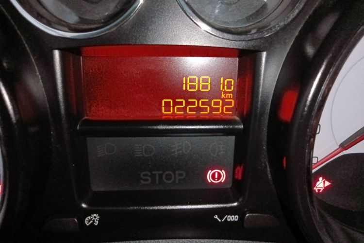 Used Peugeot 308  Odometer Close Up