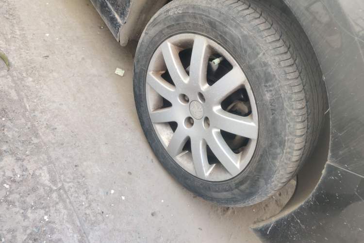 Used Peugeot 308 2014 Enjoy Edition Classic 1.6L Manual YouShang Model Right Front Wheel Hub