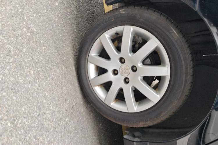 Used Peugeot 308 2014 Enjoyment Edition Classic 1.6L Automatic Fashion Model Right Rear Wheel Hub