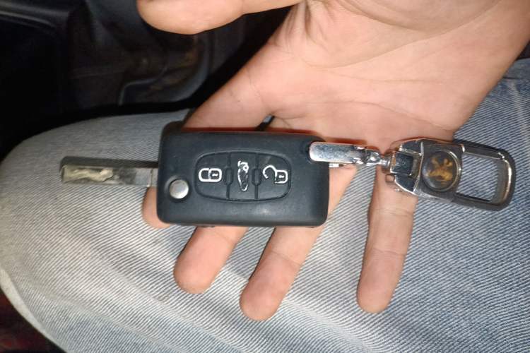 Used Peugeot 308 2014 Enjoy Edition Classic 1.6L Manual YouShang Model Vehicle Key