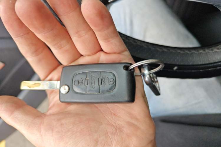 Used Peugeot 308 2014 Enjoyment Edition Classic 1.6L Automatic Fashion Model Vehicle Key