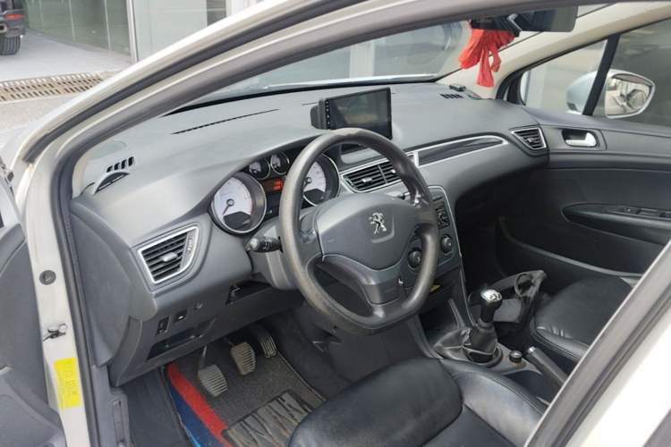Used Peugeot 308 2014 Enjoy Edition Classic 1.6L Manual YouShang Model Center Console