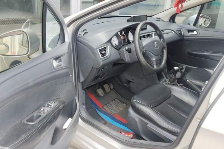 Used Peugeot 308 2014 Enjoy Edition Classic 1.6L Manual YouShang Model Driver Seat