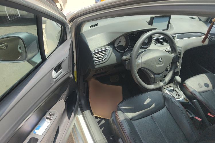 Used Peugeot 308 2014 Enjoy Edition Classic 1.6L Automatic Premium Model Interior 2