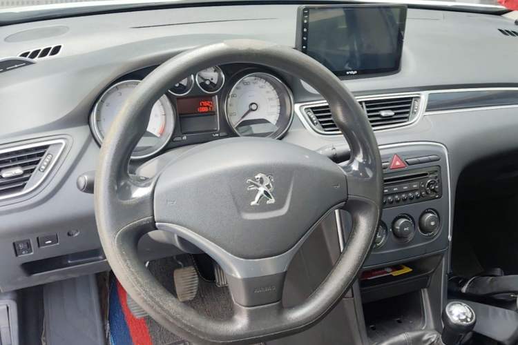 Used Peugeot 308 2014 Enjoy Edition Classic 1.6L Manual YouShang Model Steering Wheel
