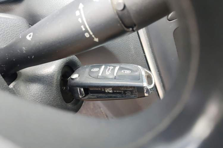 Used Peugeot 308 2014 Enjoy Edition Classic 1.6L Manual YouShang Model Vehicle Key