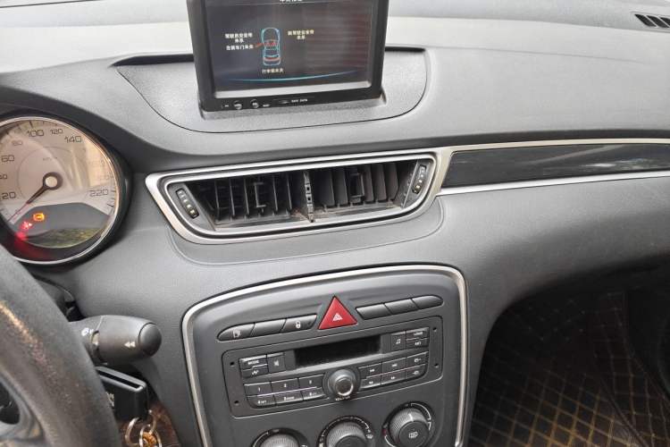 Used Peugeot 308 2014 Enjoy Edition Classic 1.6L Automatic Premium Model Audio And AC Panel