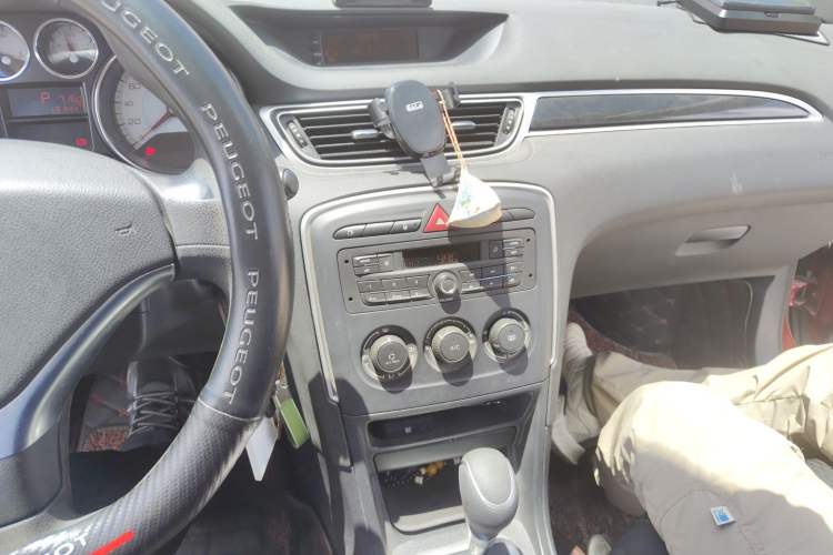 Used Peugeot 308 2014 Enjoy Edition Classic 1.6L Automatic Premium Model Audio And AC Panel