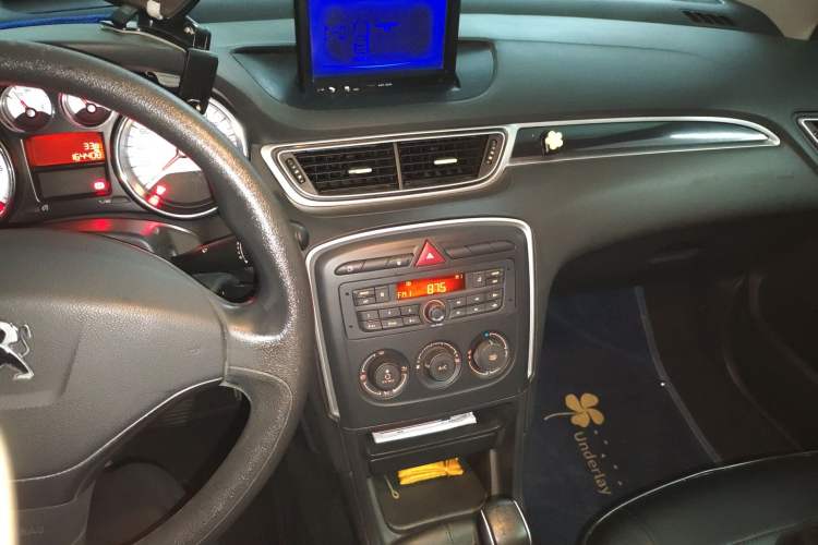 Used Peugeot 308 2014 Enjoy Edition Classic 1.6L Manual YouShang Model Audio And AC Panel