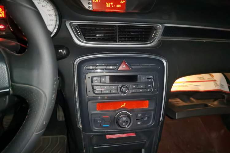 Used Peugeot 308 2014 Enjoy Edition Classic 1.6L Manual Fashion Model Audio And AC Panel