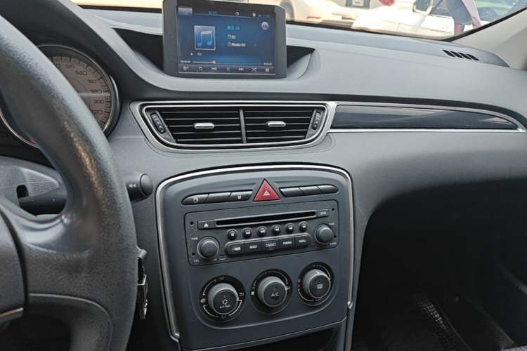 Used Peugeot 308 2014 Enjoy Edition Classic 1.6L Automatic Premium Model Audio And AC Panel