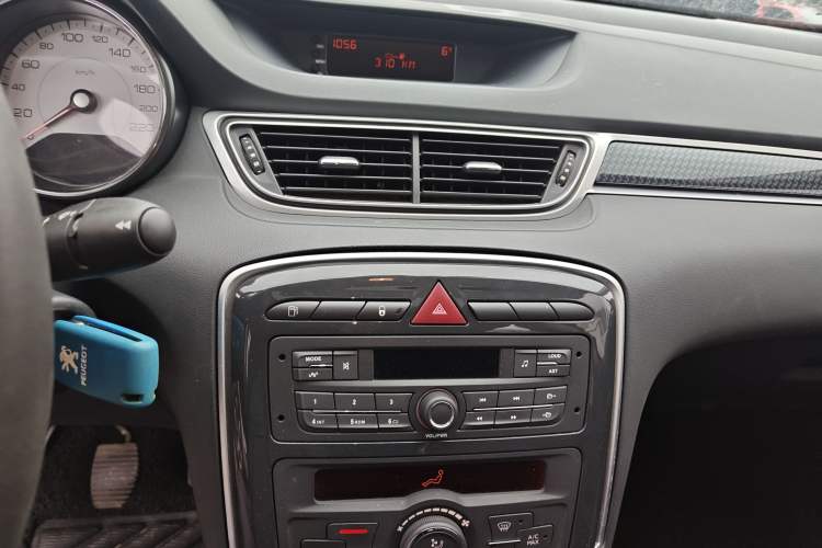 Used Peugeot 308 2014 Enjoy Edition Classic 1.6L Manual Fashion Model Audio And AC Panel
