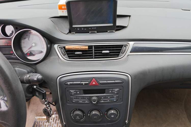 Used Peugeot 308 2014 Enjoy Edition Classic 1.6L Automatic Premium Model Audio And AC Panel