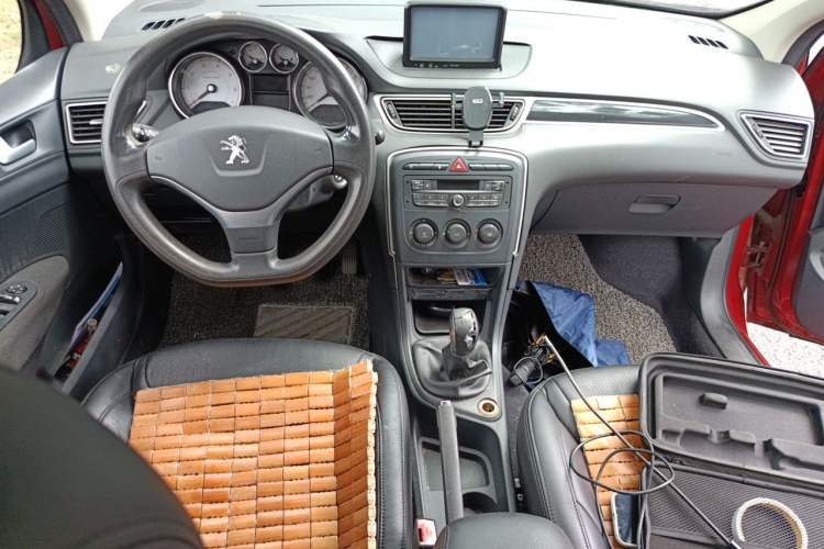Used Peugeot 308 2014 Enjoy Edition Classic 1.6L Manual Fashion Model Center Console