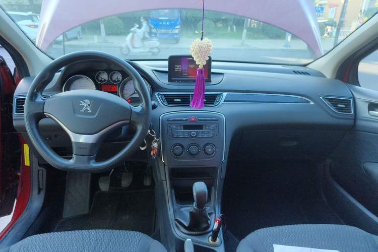 Used Peugeot 308 2014 Enjoy Edition Classic 1.6L Manual YouShang Model Center Console