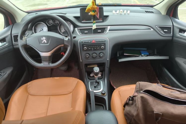 Used Peugeot 308 2014 Enjoy Edition Classic 1.6L Automatic Premium Model Center Console