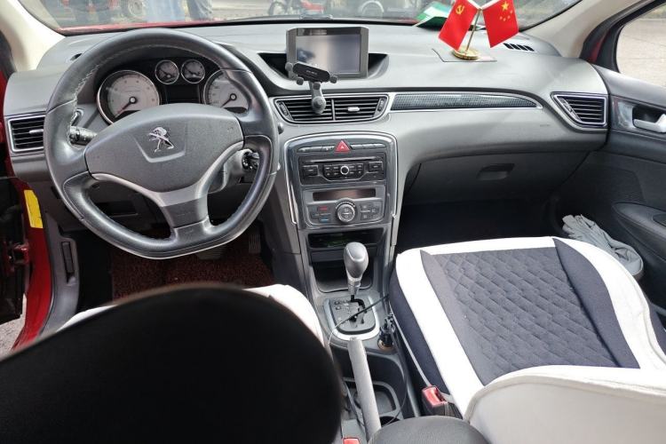Used Peugeot 308 2014 Enjoyment Edition Classic 1.6L Automatic Fashion Model Center Console