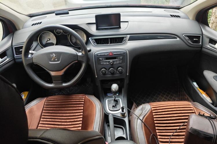 Used Peugeot 308 2014 Enjoy Edition Classic 1.6L Automatic Premium Model Center Console
