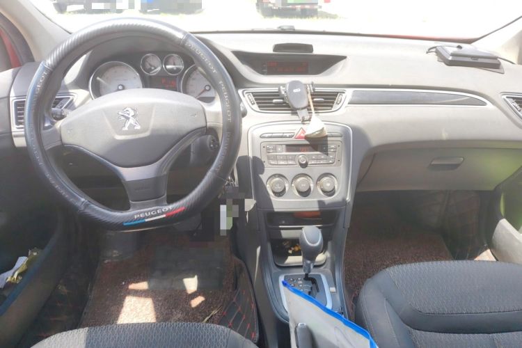 Used Peugeot 308 2014 Enjoy Edition Classic 1.6L Automatic Premium Model Center Console