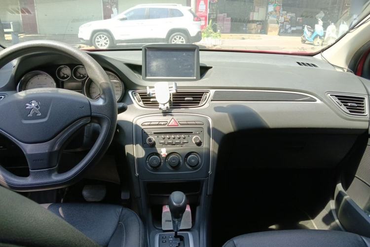 Used Peugeot 308 2014 Enjoy Edition Classic 1.6L Automatic Premium Model Center Console