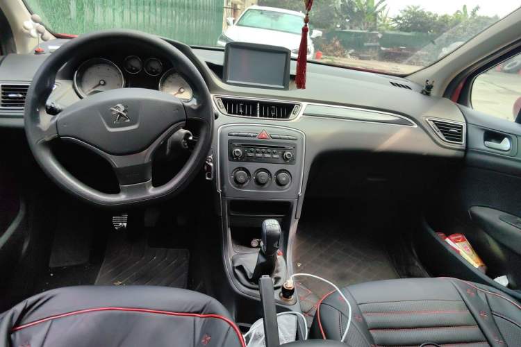Used Peugeot 308 2014 Enjoy Edition Classic 1.6L Manual YouShang Model Center Console