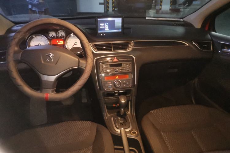 Used Peugeot 308 2014 Enjoy Edition Classic 1.6L Automatic Premium Model Center Console