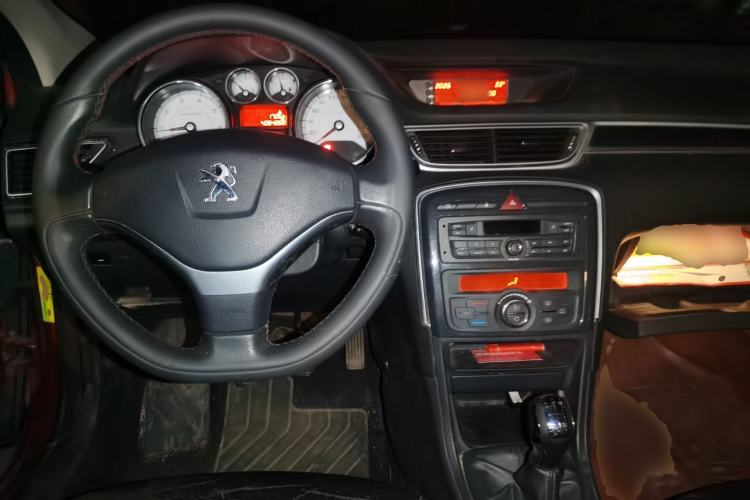 Used Peugeot 308 2014 Enjoy Edition Classic 1.6L Manual Fashion Model Center Console