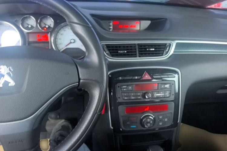 Used Peugeot 308 2014 Enjoyment Edition Classic 1.6L Automatic Fashion Model Center Console