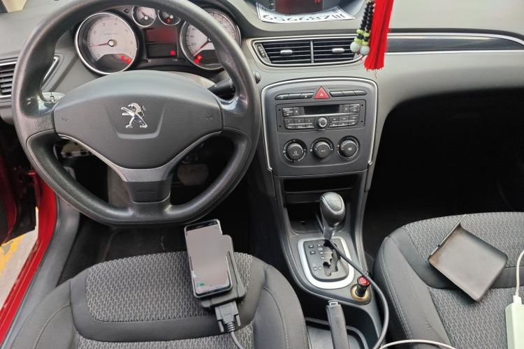Used Peugeot 308 2014 Enjoy Edition Classic 1.6L Automatic Premium Model Center Console