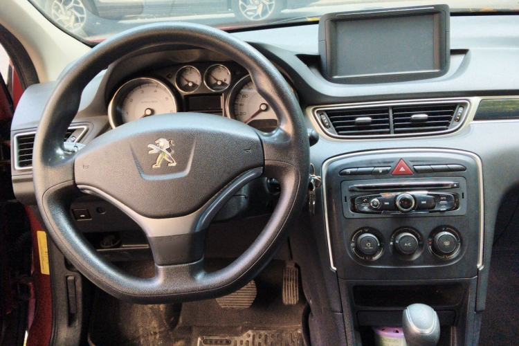 Used Peugeot 308 2014 Enjoy Edition Classic 1.6L Automatic Premium Model Center Console