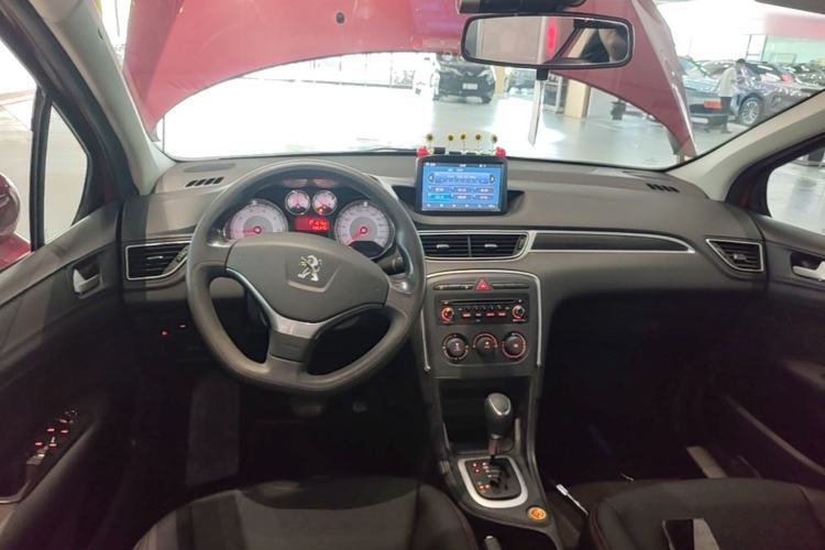Used Peugeot 308 2014 Enjoy Edition Classic 1.6L Automatic Premium Model Center Console