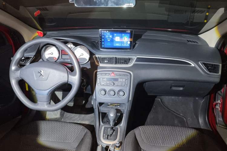 Used Peugeot 308 2014 Enjoy Edition Classic 1.6L Automatic Premium Model Center Console