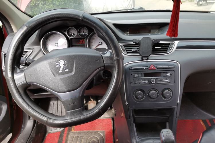 Used Peugeot 308 2014 Enjoy Edition Classic 1.6L Manual YouShang Model Center Console