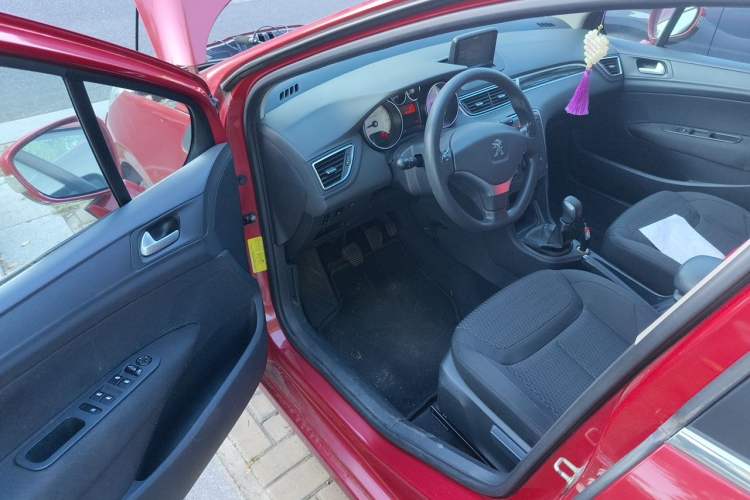 Used Peugeot 308 2014 Enjoy Edition Classic 1.6L Manual YouShang Model Driver Seat