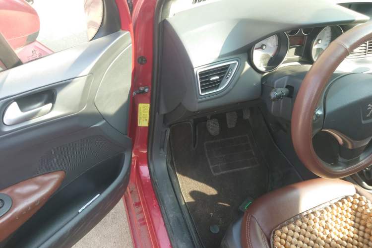Used Peugeot 308 2014 Enjoy Edition Classic 1.6L Manual YouShang Model Driver Seat