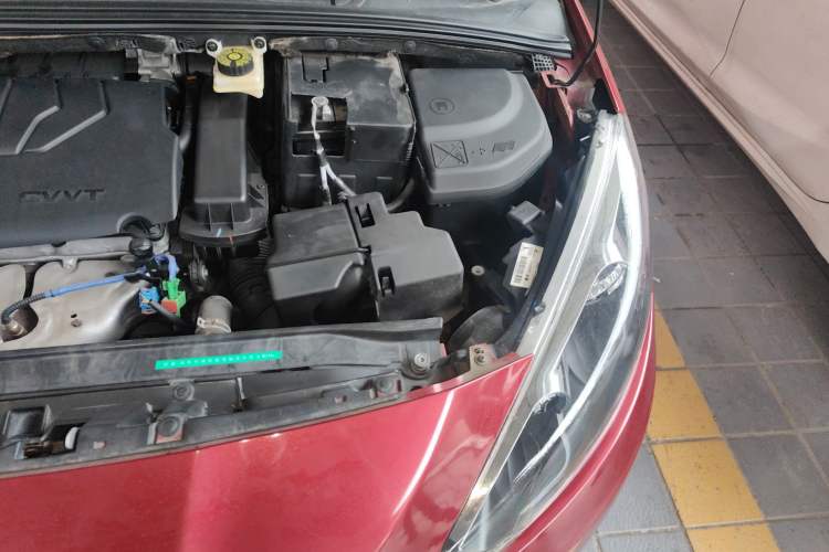 Used Peugeot 308 2014 Enjoy Edition Classic 1.6L Manual YouShang Model Engine Bay Left