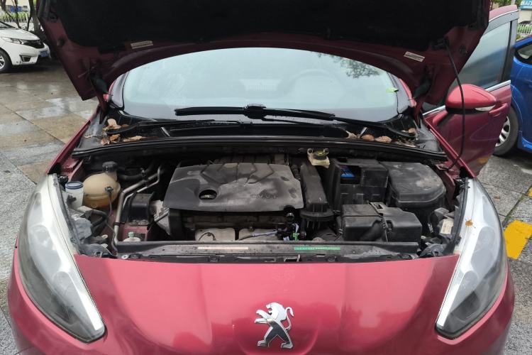 Used Peugeot 308 2014 Enjoy Edition Classic 1.6L Manual YouShang Model Engine Bay
