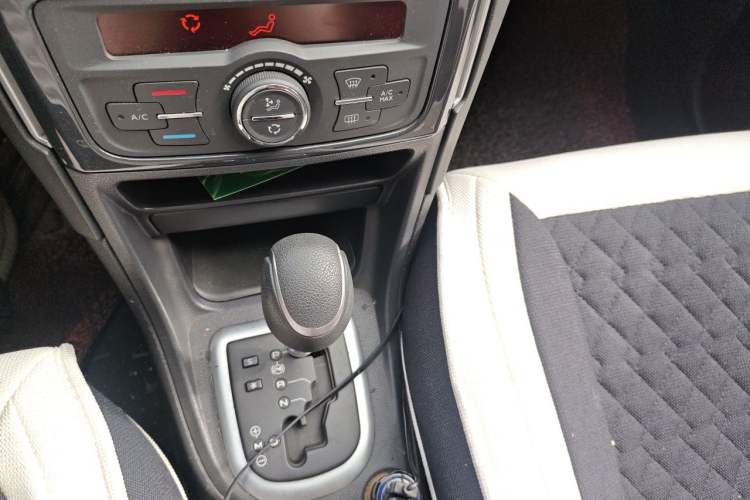 Used Peugeot 308 2014 Enjoyment Edition Classic 1.6L Automatic Fashion Model Gear Lever