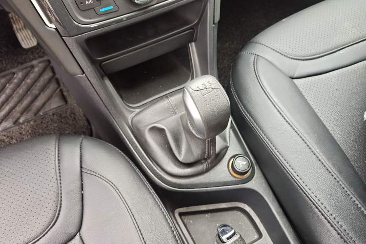 Used Peugeot 308 2014 Enjoy Edition Classic 1.6L Manual Fashion Model Gear Lever